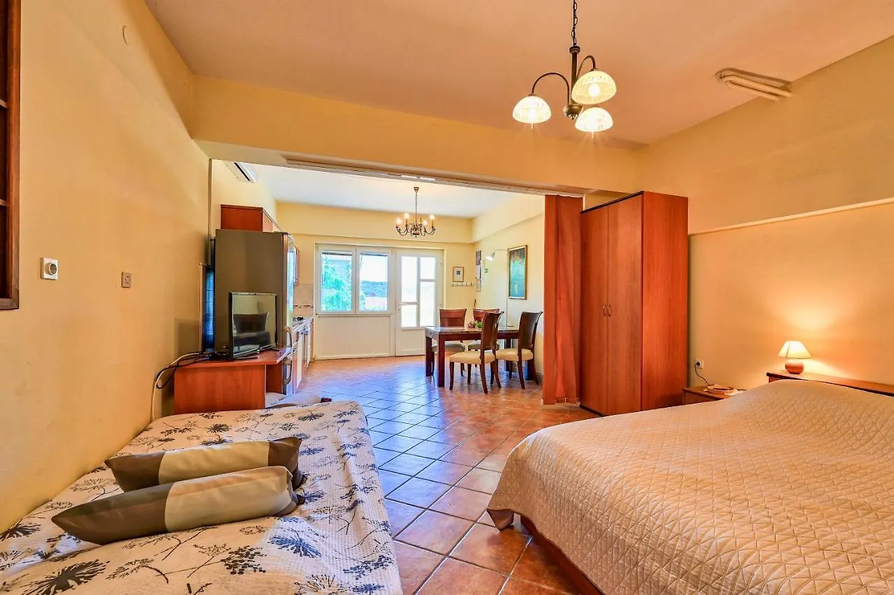 Apartments Marija פולה