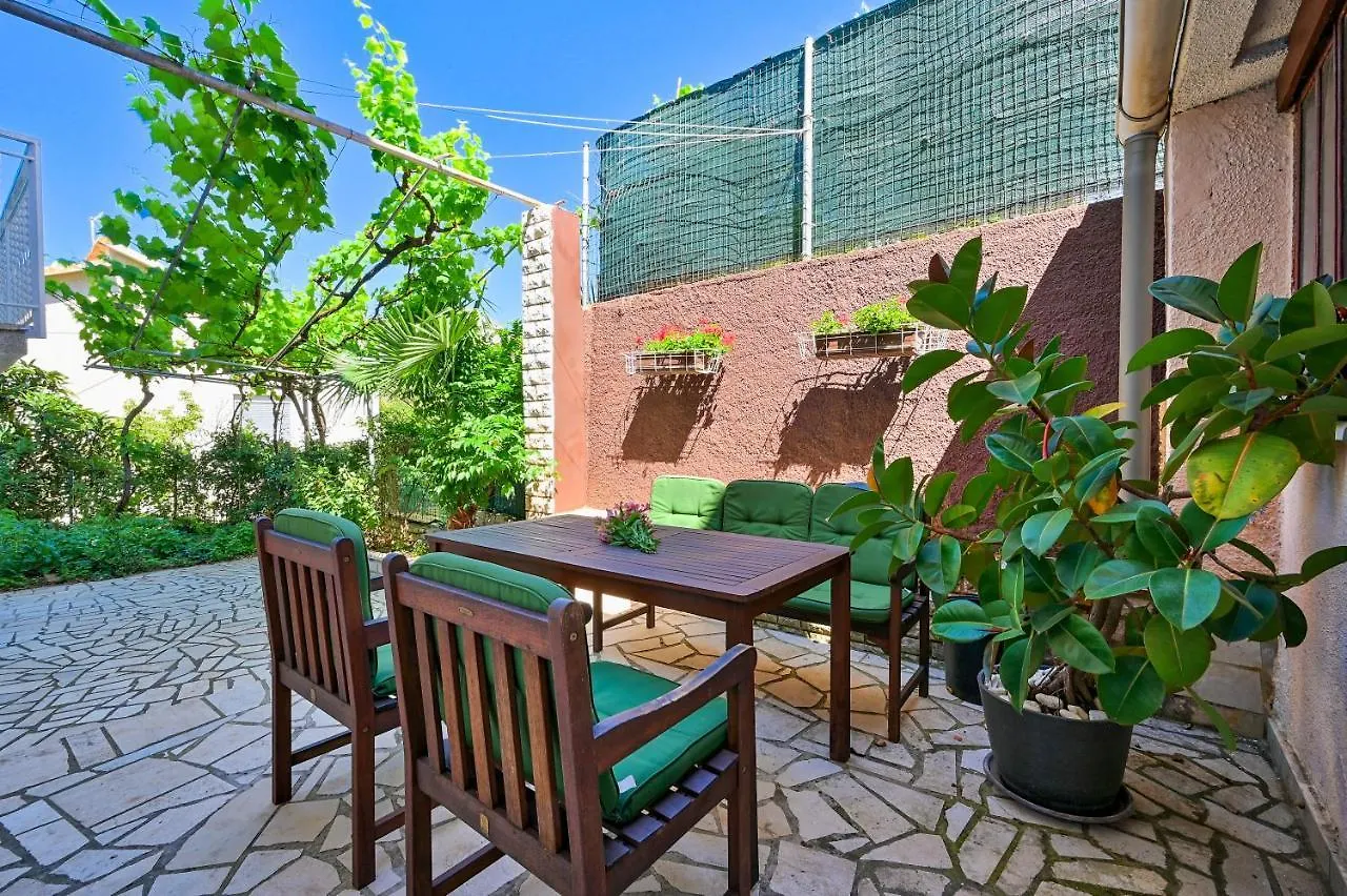 Apartments Marija פולה