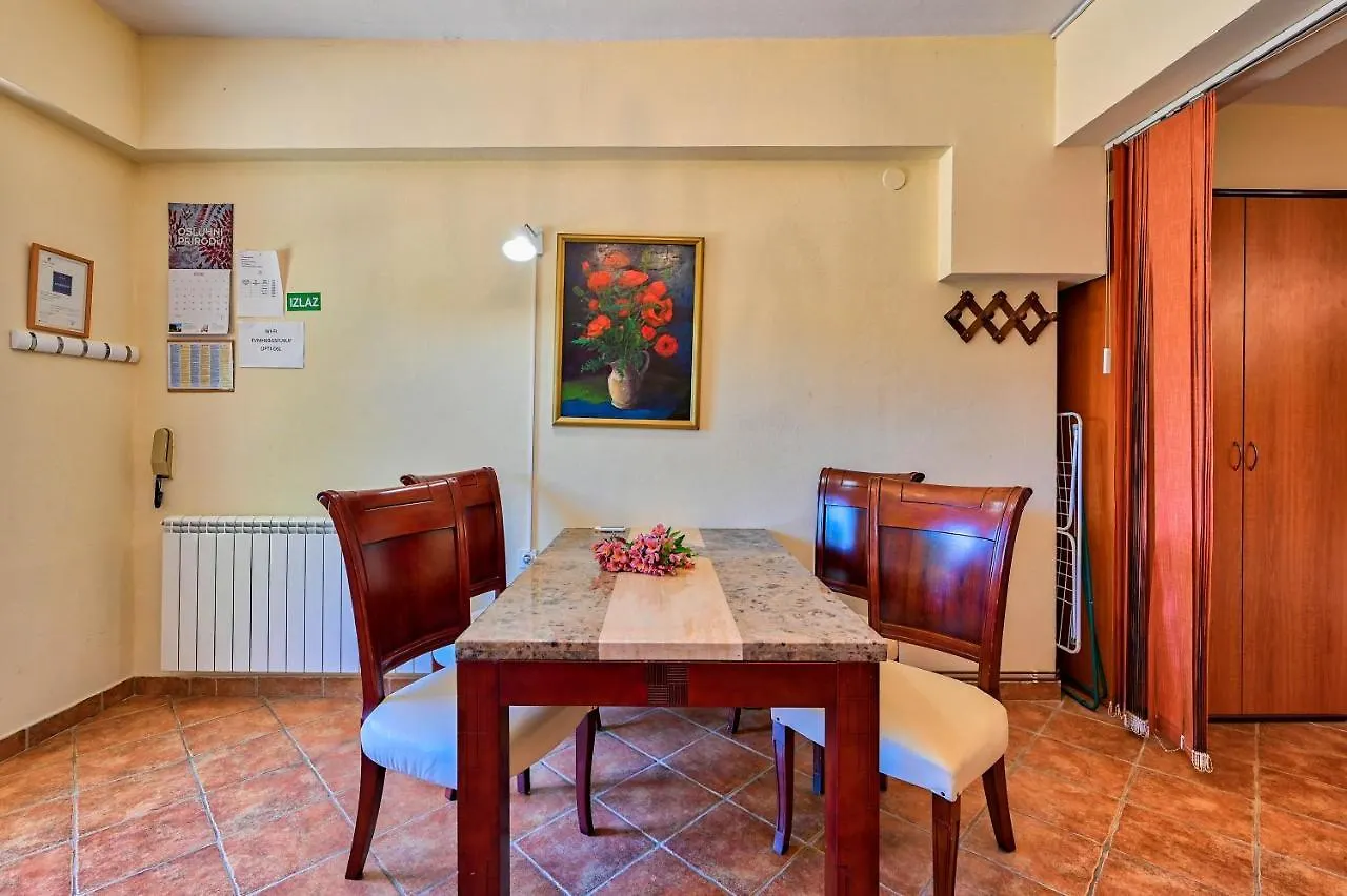 Apartments Marija פולה